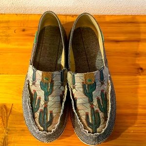 Slip on super light-weight shoes